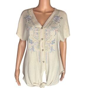 Andre'e short sleeve v neck blouse floral embroidery size s